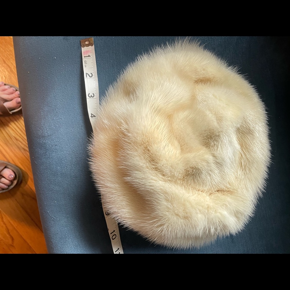 Adolfo II Mink Baret